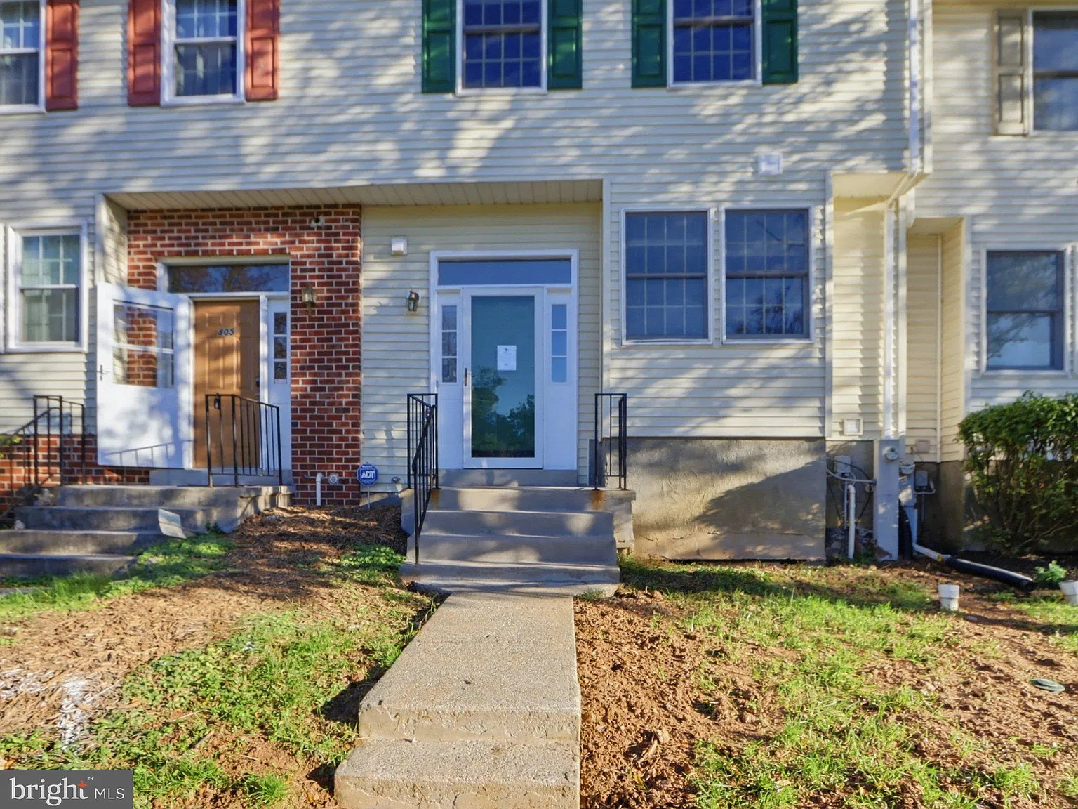 3 bed, 3.5 bath, 1656 sqft, $2,700 — Photo 1
