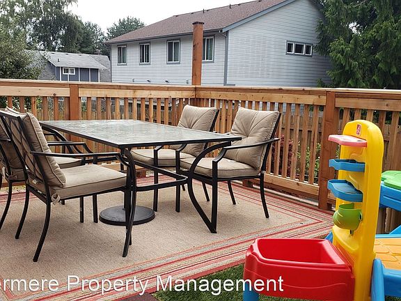 3rd image of 7037 Whistle Ln NE