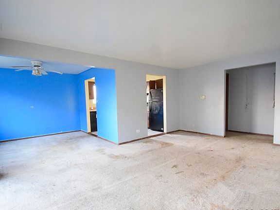 4th image of 1253 Cunningham Dr APT 2W