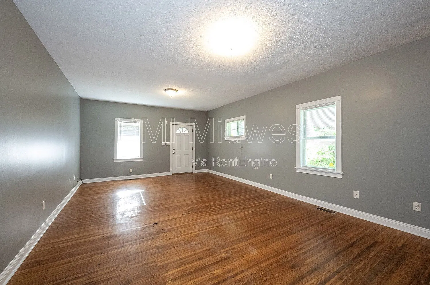 2 bed, 1.5 bath, 1664 sqft, $1,050 — Photo 2