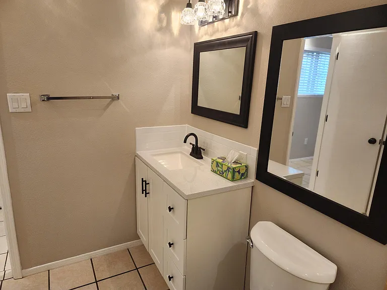 320 Alvarado Dr NE #B — Photo 12