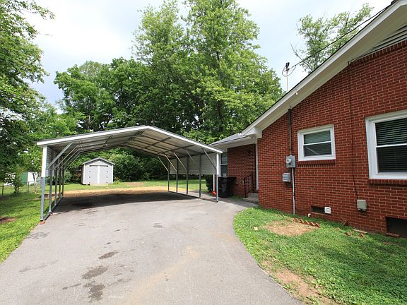 3rd image of 308 S Baird Ln