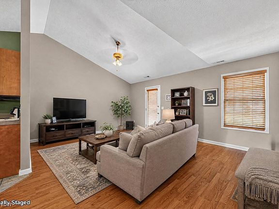 3rd image of 208 Harbor Ridge Ln