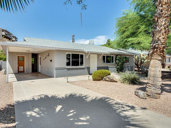 2nd image of 1102 E Las Palmaritas Dr