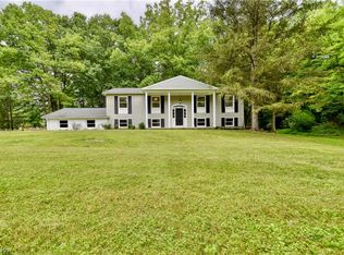 1249 Nicola Dr, Aurora, OH 44202