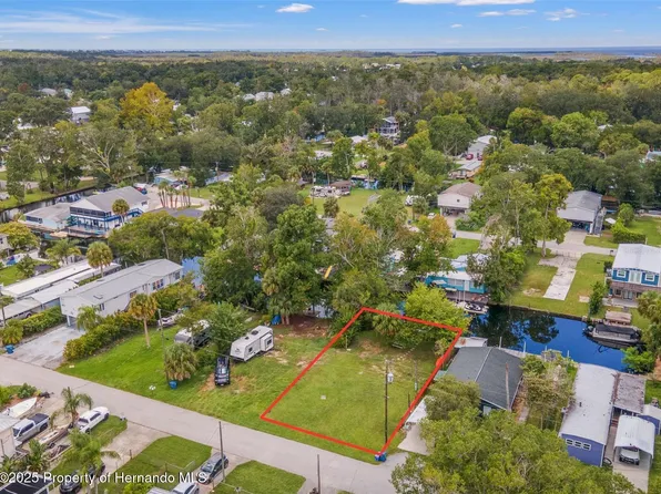 7277 Aberdeen Ct, Weeki Wachee, FL 34607