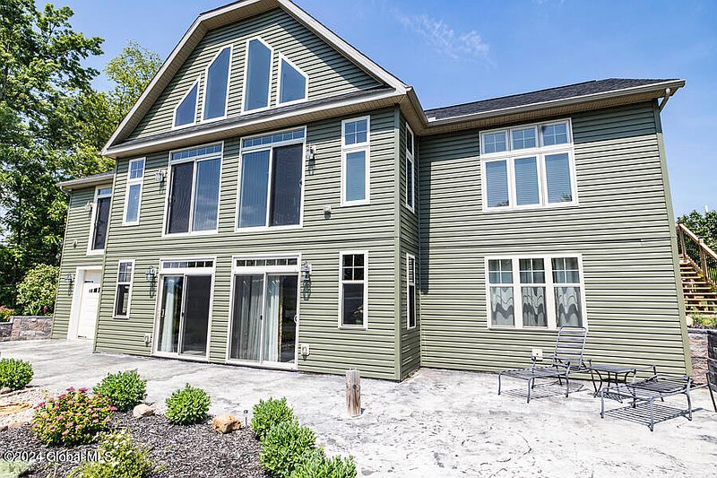 4th image of 116 Mallard Avenue