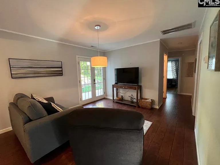 608 Elm Ave — Photo 4