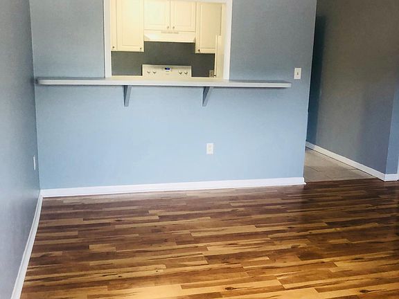 4th image of 2512 W Stroud Ave APT 221
