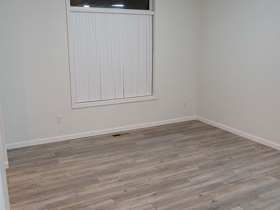 Dining room to the left of entry hallway