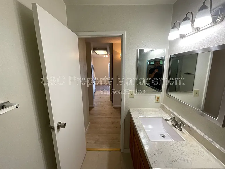 6254 Joaquin Murieta Ave #B — Photo 19