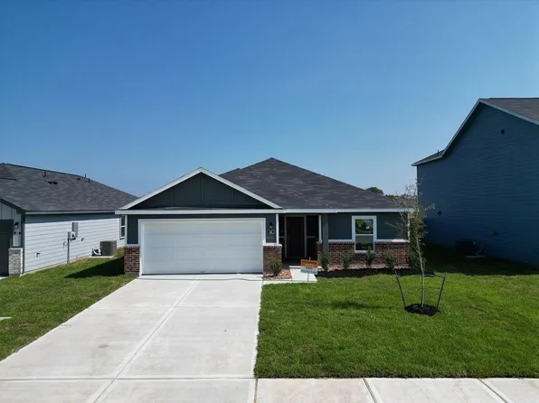 505 Oak Chase Ave, Dayton, TX 77535