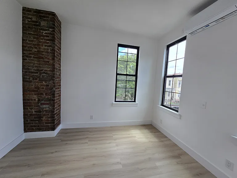 32-04 44th St #3A — Photo 7