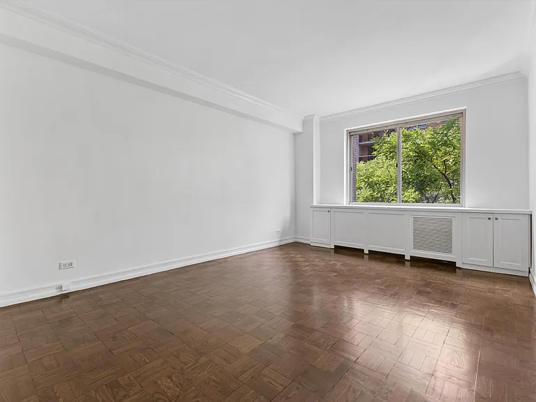 225 E 46th St #4D — Photo 10