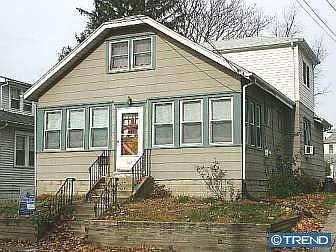 2nd image of 107 Woodbine Ave