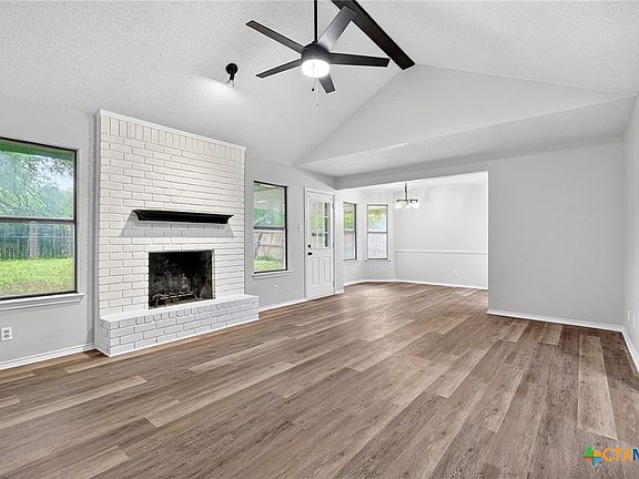 3rd image of 3305 Forest Hill Dr