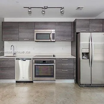 154 NE 1st St #801 — Photo 23