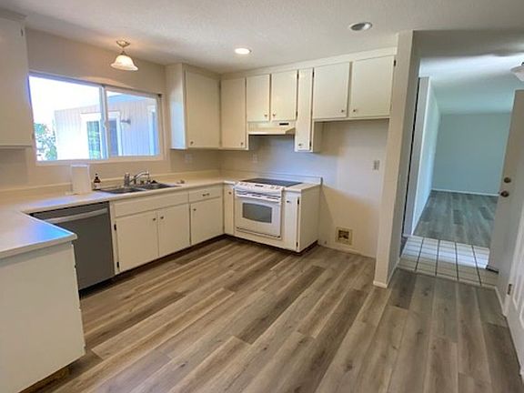 5th image of 17909 Railroad Ave