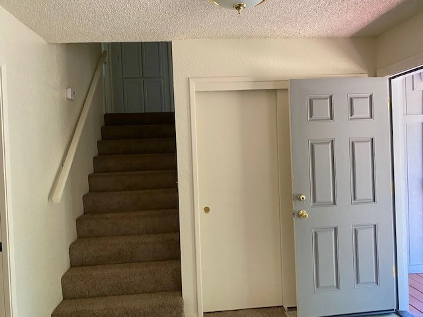 Nice 2 story 3/2 in Lake of the Pines — Photo 2