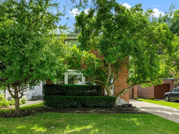 2907 W Bryn Mawr Ave, Chicago, IL 60659