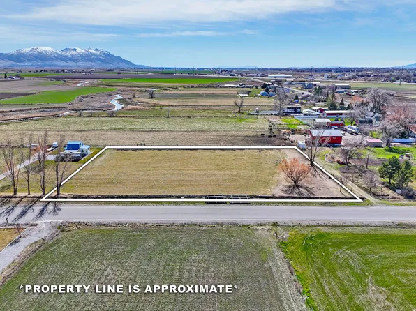 3493 W Windy Poplars Rd, Honeyville, UT 84314