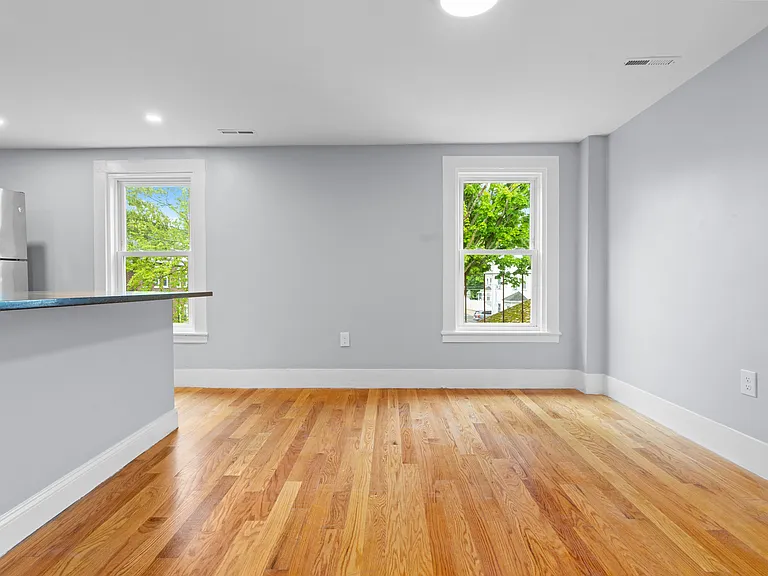 54 Cedar St #2 — Photo 2