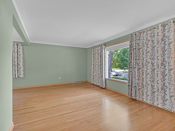 3rd image of 9804 S Springfield Ave
