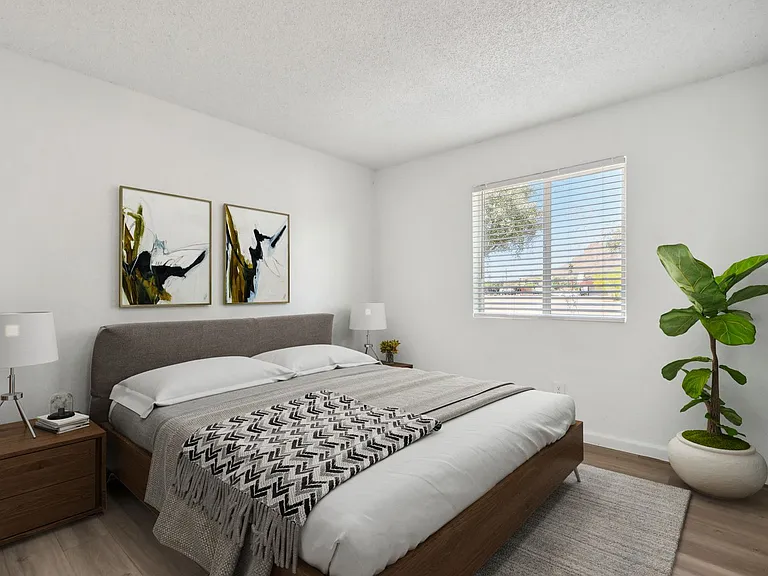 Two Five Greenway Apartments — Photo 44