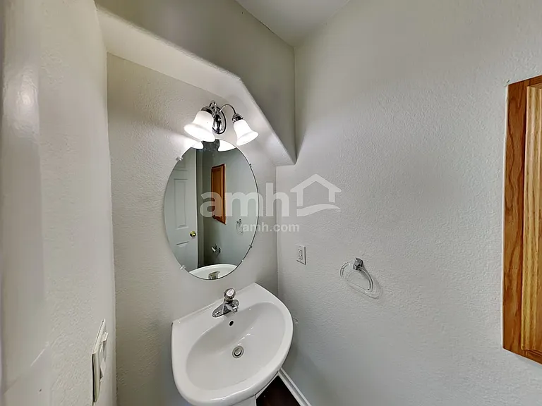 7534 Tuckaway Harbor St — Photo 9