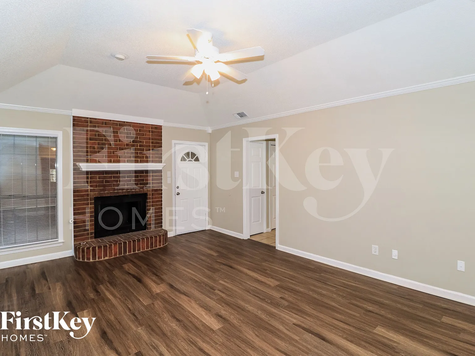 3 bed, 2.0 bath, 1449 sqft, $1,770 — Photo 3