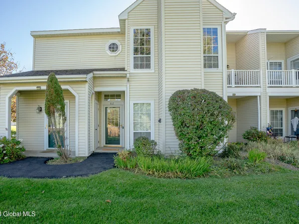 812 Ridge Circle, Troy, NY 12182