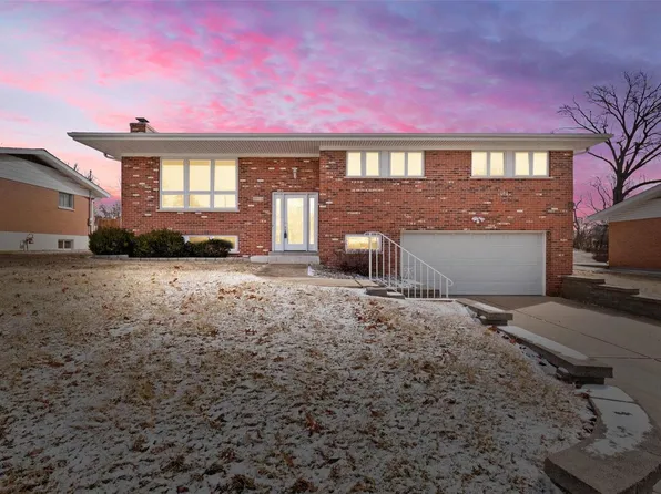 9474 Rosebay Dr, Saint Louis, MO 63126