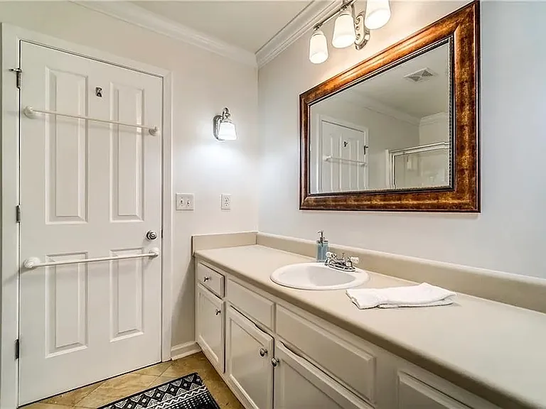 213 Lakeside Dr — Photo 16