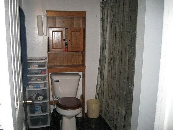 3rd image of 115 Willow Dr