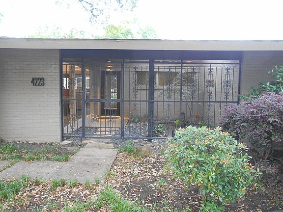 Gated courtyard entry