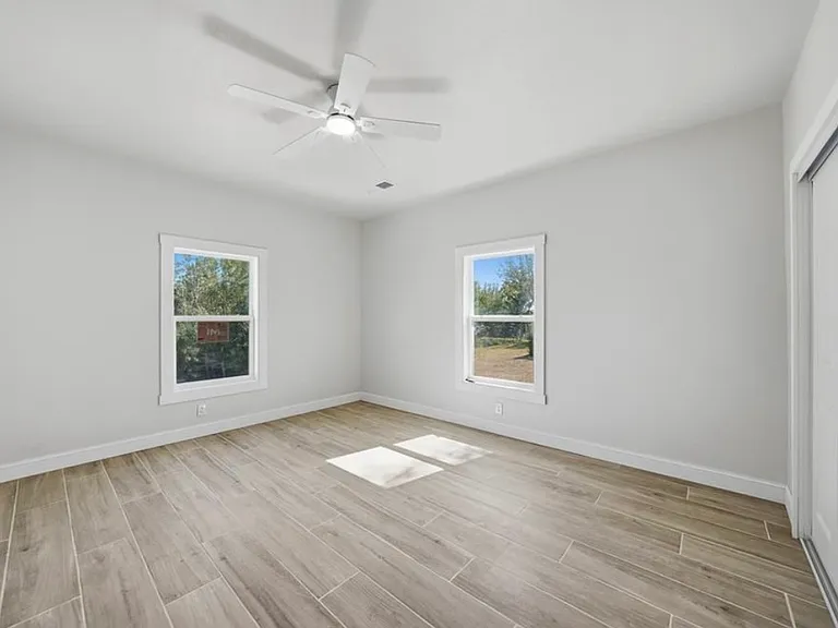 3320 Palm Dr — Photo 10
