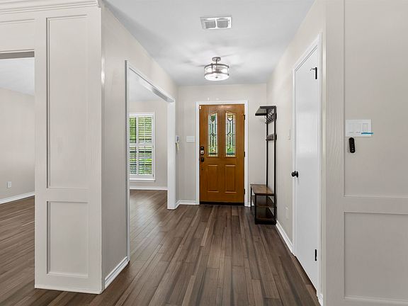 5th image of 2209 Monica Ln