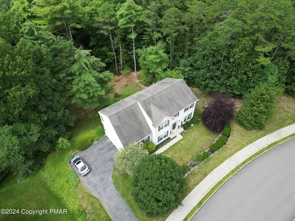 229 Daffodil Dr, East Stroudsburg, PA 18301