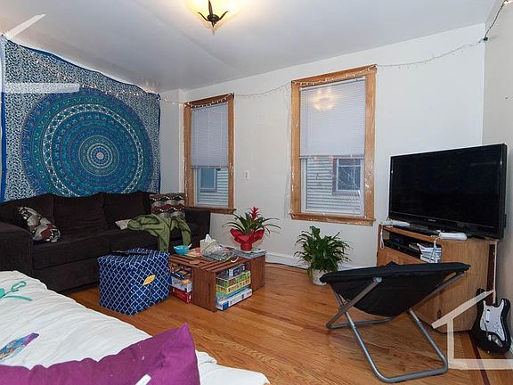 3rd image of 31 Brackett St #O1o