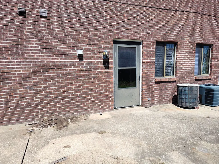601 Boxwood Dr #1-6 — Photo 9