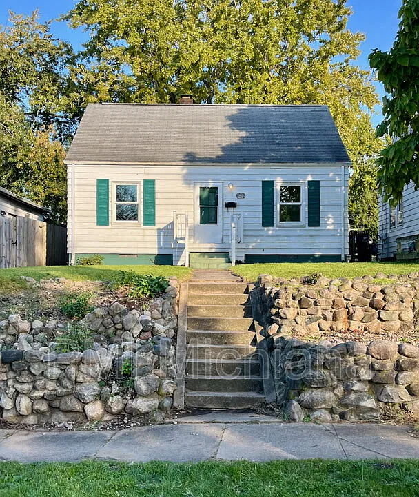 3314 S Main St