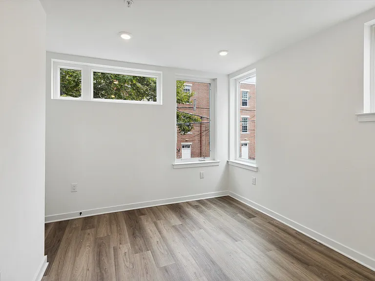 1338 N 15th ST — Photo 9