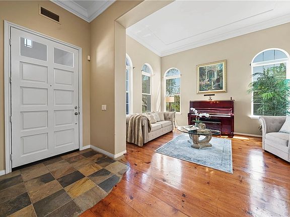 4th image of 25 Oak View Dr
