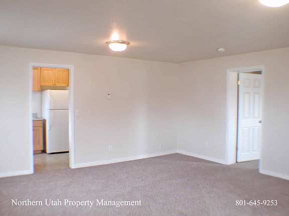 2 Front Room_02192016