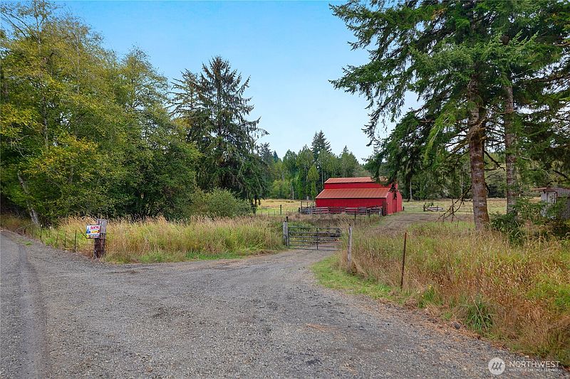 2nd image of 118 Powers Creek Road