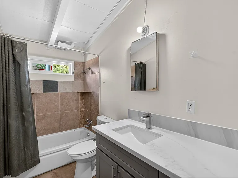 6428 Tapo Ct — Photo 25