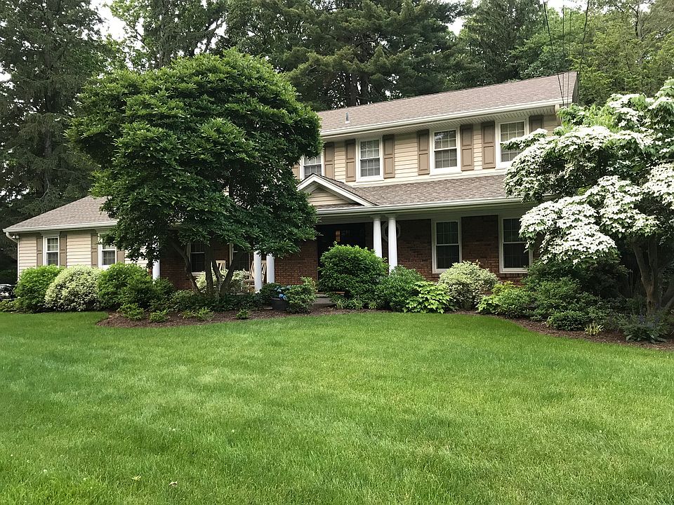 1st image of 96 Kenwood Dr
