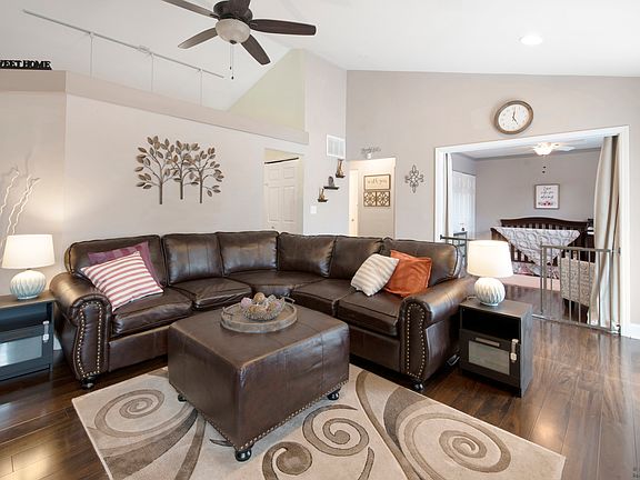 4th image of 144 Longford Dr