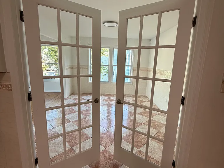 Entrance to dining room with french doors