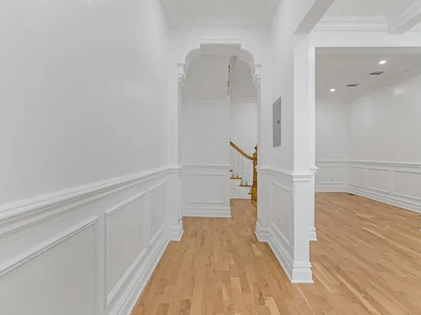 52 Brinkerhoff Street image 17 of 39